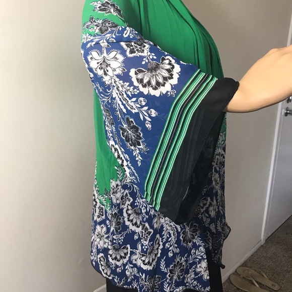 Sara Michelle Blouse ☘️ NWT - Picture 4 of 8